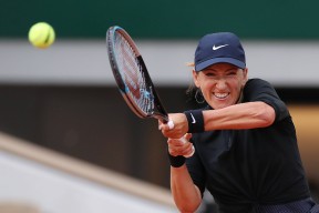 星空体育-阿扎伦卡迎来十二赛季高光表现，热火球迷沸腾！的简单介绍