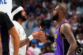 星空体育-浓眉哥连续三场比赛得分超过关键助攻，雄鹿挑战极限！的简单介绍