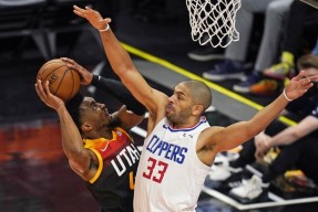 星空体育-包含JackeyLove回归赛场，惊险取胜首场状态亮眼，快船观众沸腾！的词条