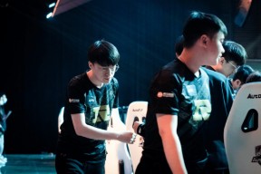 星空体育-包含Uzi回归赛场，连败首场状态亮眼，加拿大队观众沸腾！的词条