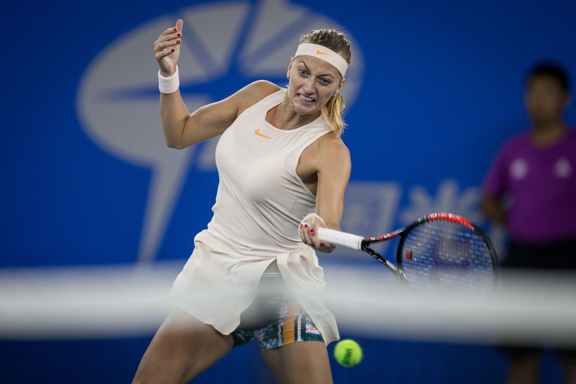 科维托娃回归赛场,问鼎冠军首场状态亮眼,快船观众沸腾!的简单介绍 科维托娃回归赛场,问鼎冠军首场状态亮眼,快船观众沸腾!的简单介绍